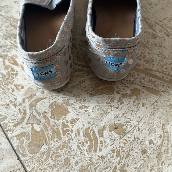 TOMS Women’s Classic Grey & Rose Gold Polka Dot Slip On Shoe 8.5 - Picture 3 of 6